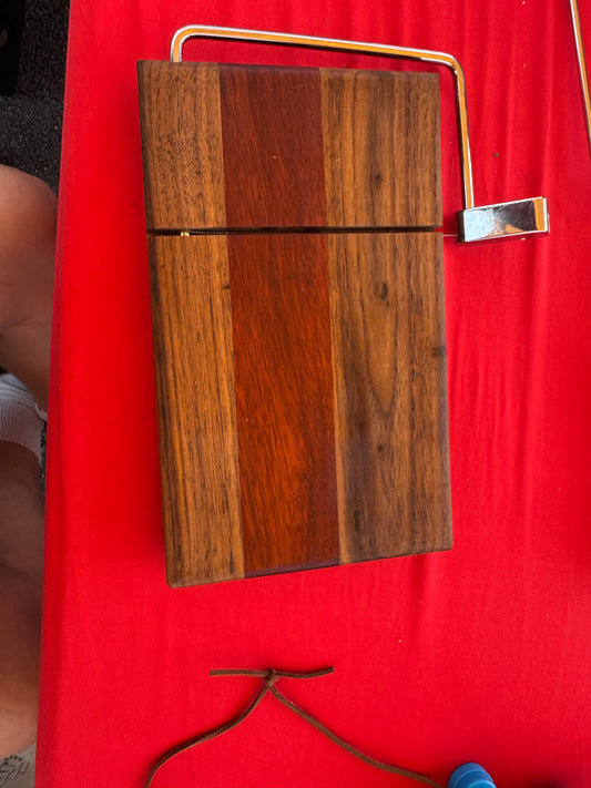 Cheese cutter (Walnut with bloodwood)
